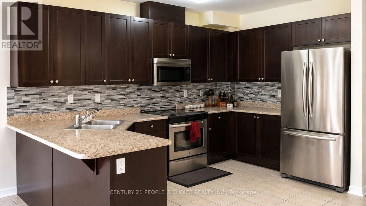 Building Photo - 881 Oasis Dr