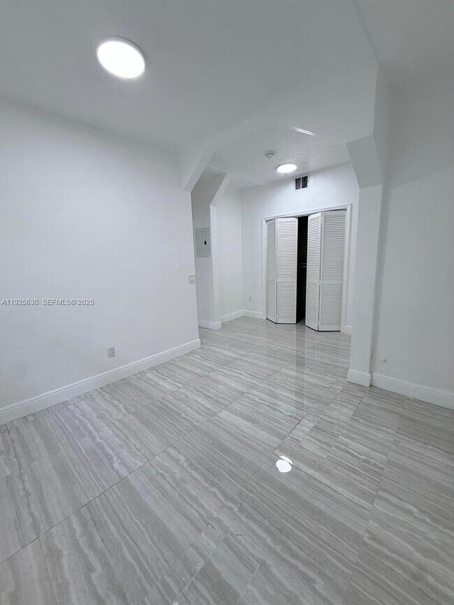 Foto del edificio - 928 Euclid Ave