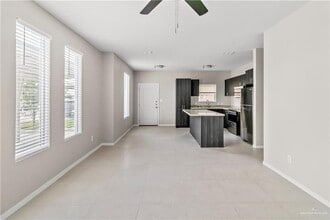 Building Photo - 10 Alta Vista Dr