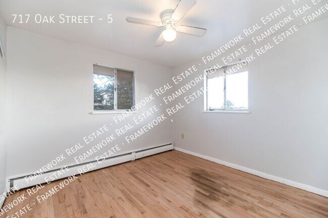 Foto del edificio - 717 Oak St