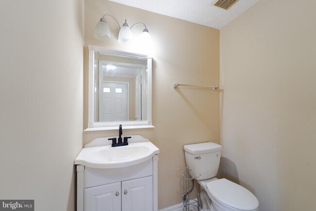 Building Photo - 5514 Whitfield Ct