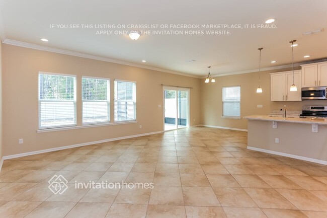 Building Photo - 12466 Itani Wy
