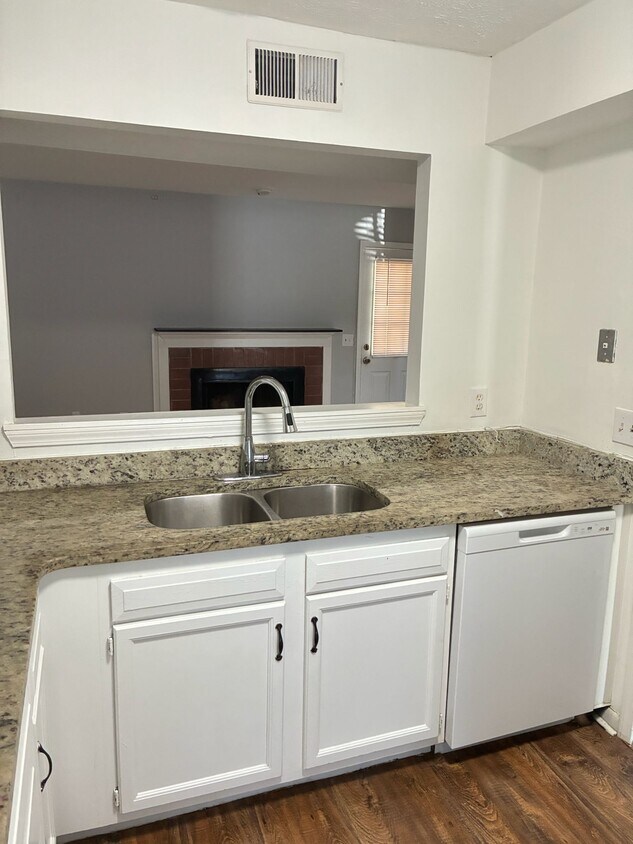 Foto principal - 6269 Woodrun Pl