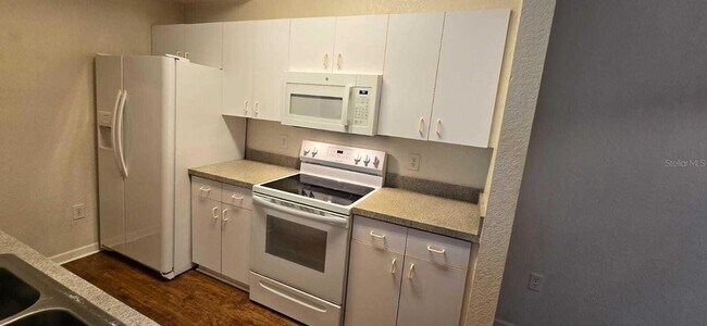Building Photo - 17104 Carrington Park Drive Unit 517