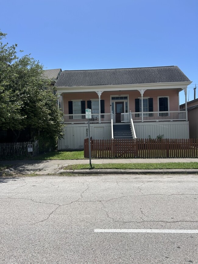 Building Photo - 1319 Postoffice St