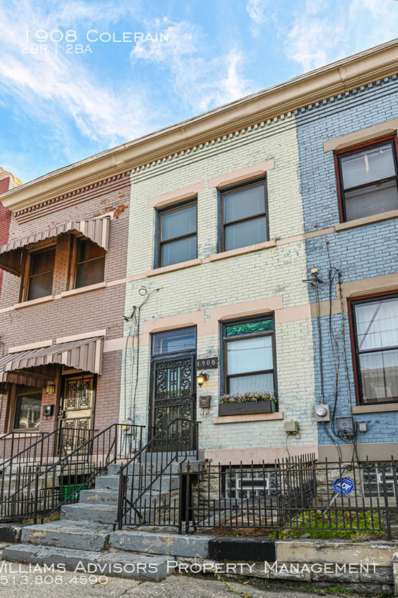 Primary Photo - Row house in the city!