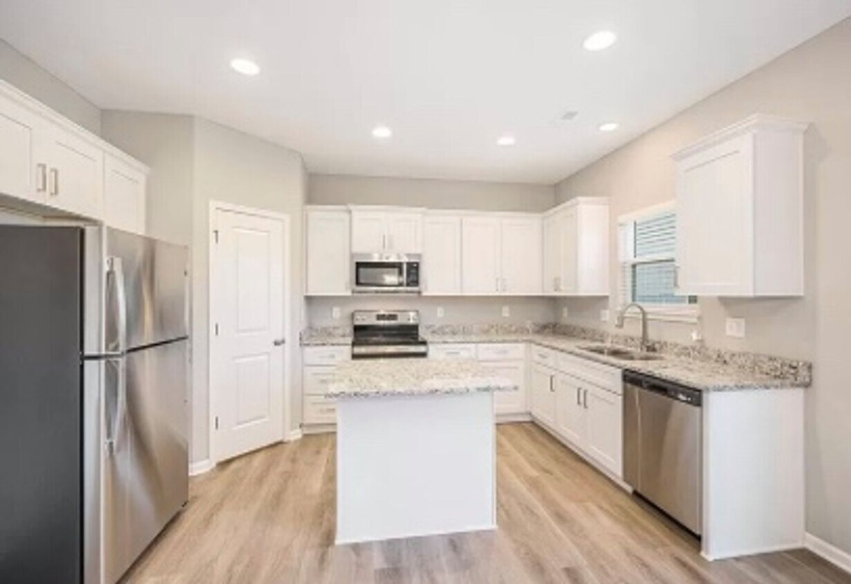 Foto principal - 705 Poplar Cir