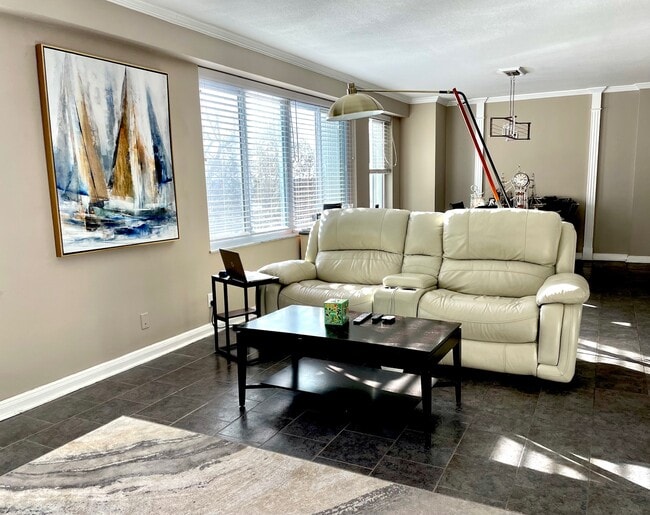 Building Photo - 900 S Hanley Rd