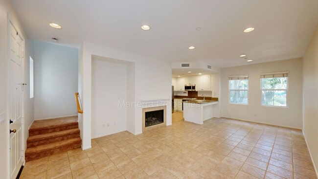 Building Photo - Amazing 2 Bedroom/2.5 Bathroom