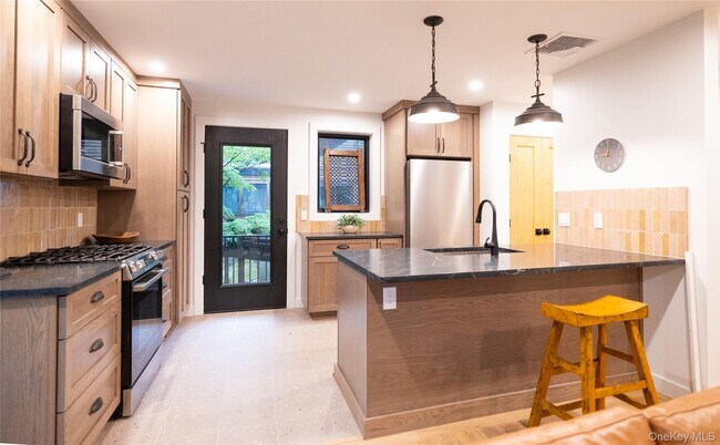 Foto del edificio - 51 Doe View Ln