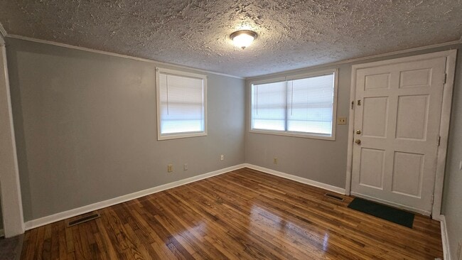 Building Photo - 1132 Hood Ave