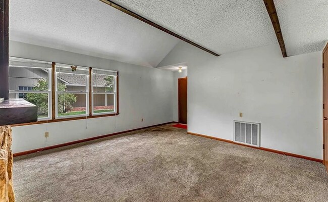 Building Photo - 3804 W 24th Terrace