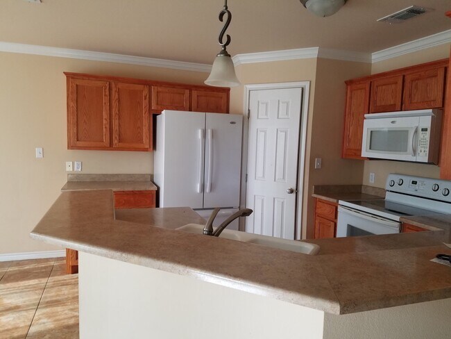 Foto del edificio - 3306 Edgewood Dr