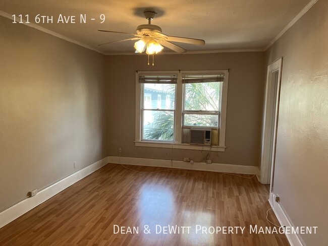 Building Photo - Large Downtown Studio -Remodeled, Character!