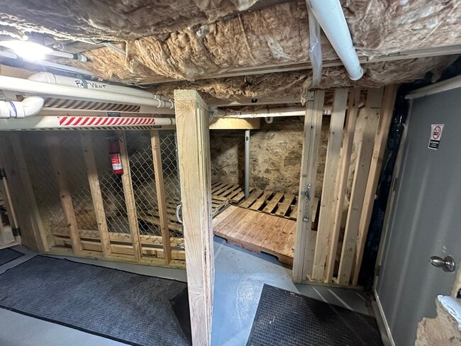Building Photo - 26 Grove St