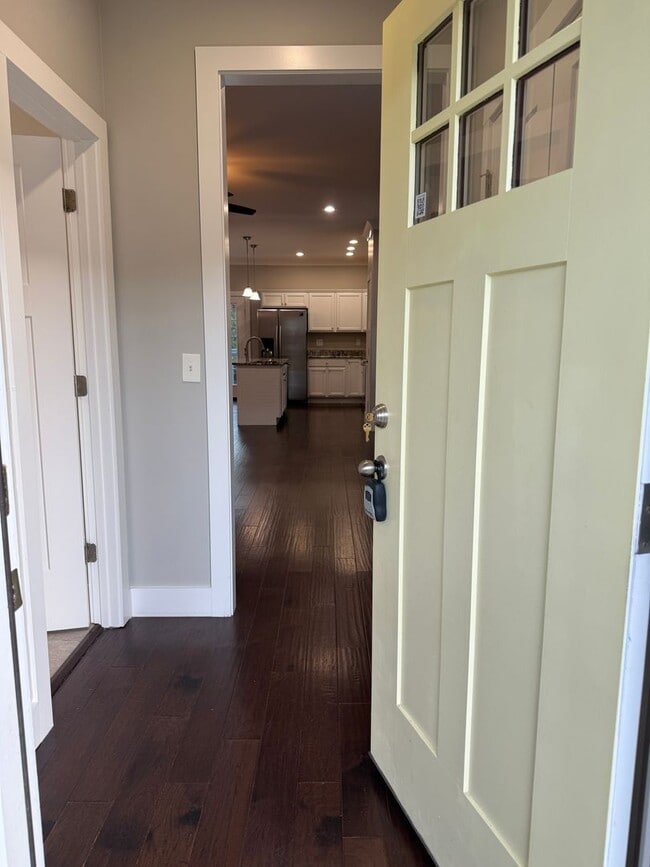 Building Photo - Happy New Year-$500.00 off of your first month of rent!