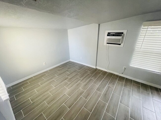 Photo - 910 51st Ave W Apartment