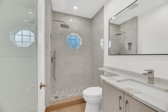 Foto del edificio - 6538 Via Regina