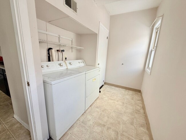 Building Photo - 23-25 Rickard St