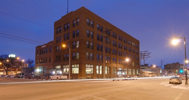 Building Photo - Bristol Place Lofts - DOWNTOWN FARGO!