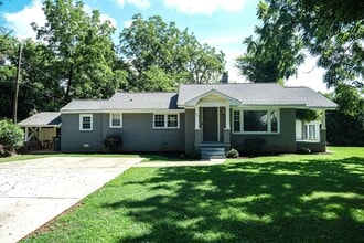 Building Photo - 110 Hillandale Rd