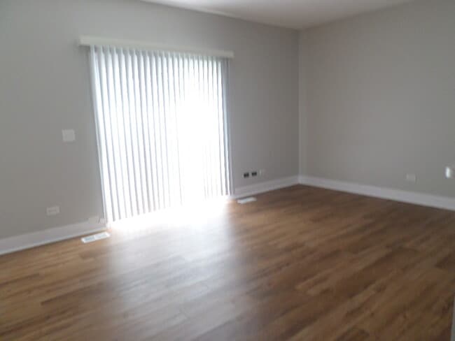 Building Photo - 4006 Oak Tree Ln
