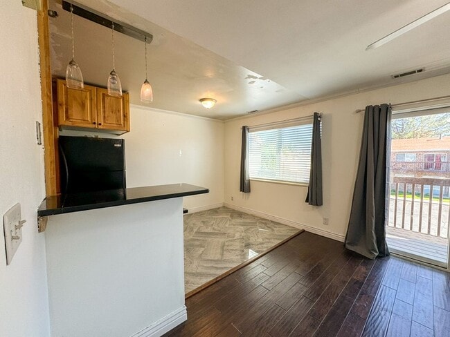 Building Photo - 614 S 500 W
