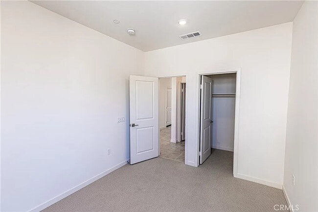 Foto del edificio - 3472 E Emerald Dr