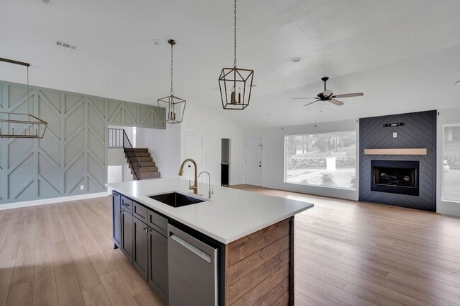 Photo - 3301 Yellowstone Dr House