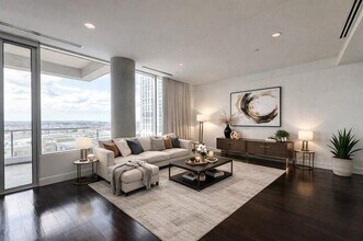 Building Photo - 2408 Victory Park Ln