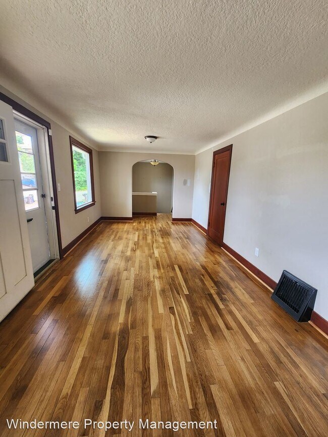 Foto del edificio - 4 br, 1.5 bath House - 3625 W F St