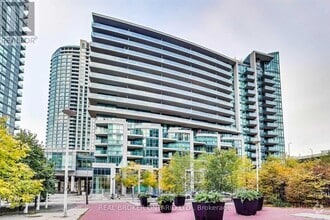 Building Photo - 209-209 Fort York Blvd