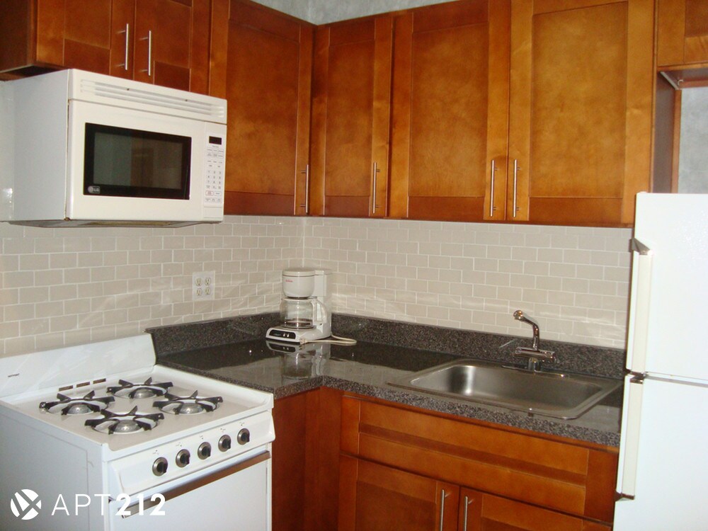 Foto del edificio - 351 E 60th St