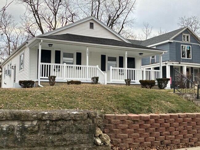 Foto del edificio - 705 S J St