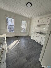 Building Photo - 64 Irion St