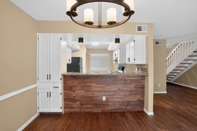 Foto del edificio - 6701 Dickens Ferry Rd
