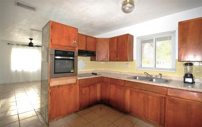 Foto del edificio - 4317 70th Ave N