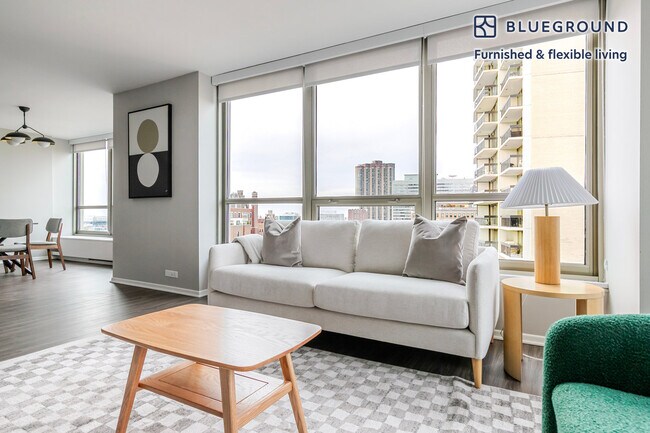 Foto del edificio - 3450 N Lake Shore Dr