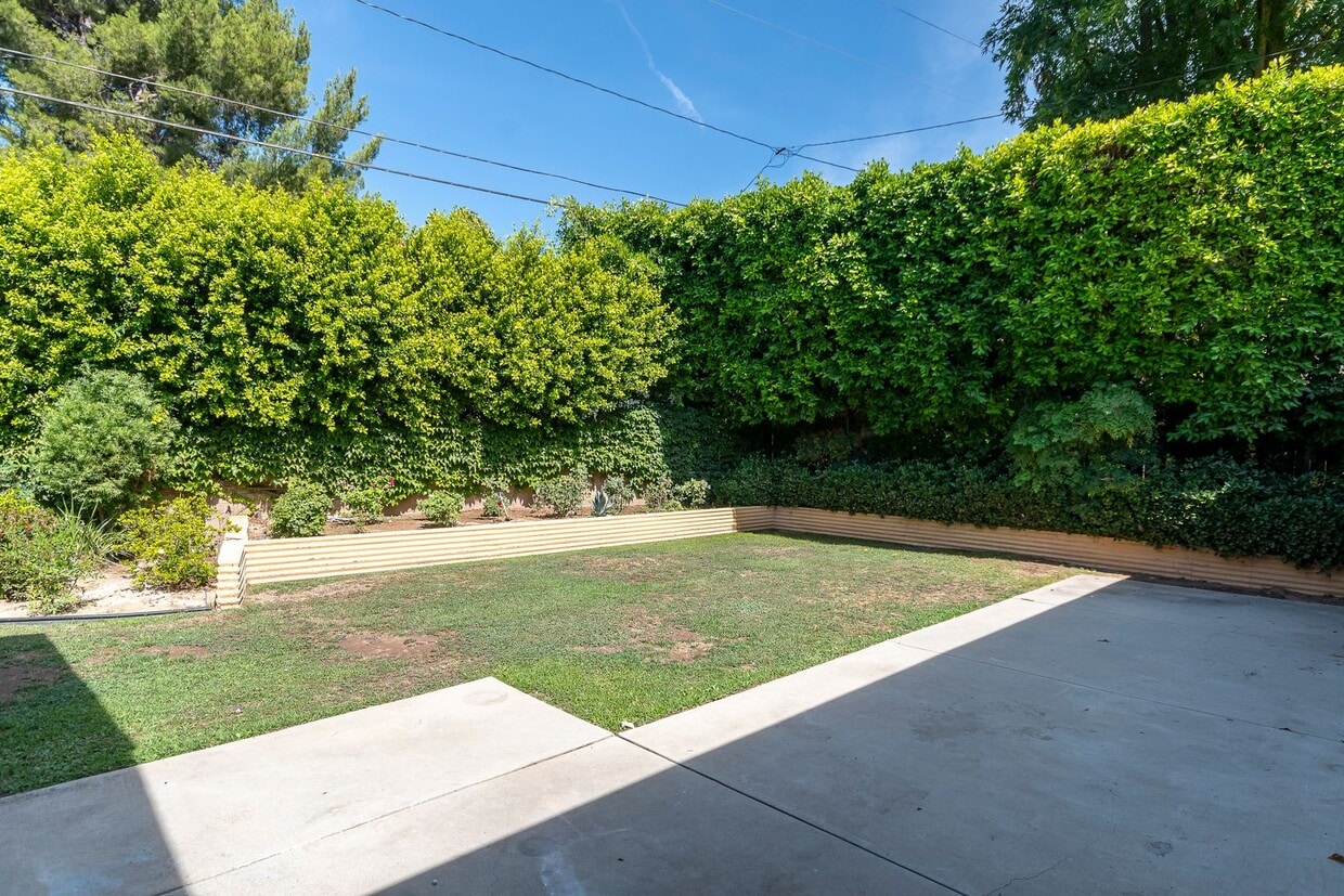 Foto del edificio - 4 Bed / 2 Bath Single Family Home in a Beautiful La Cañada Flintridge Neighborhood
