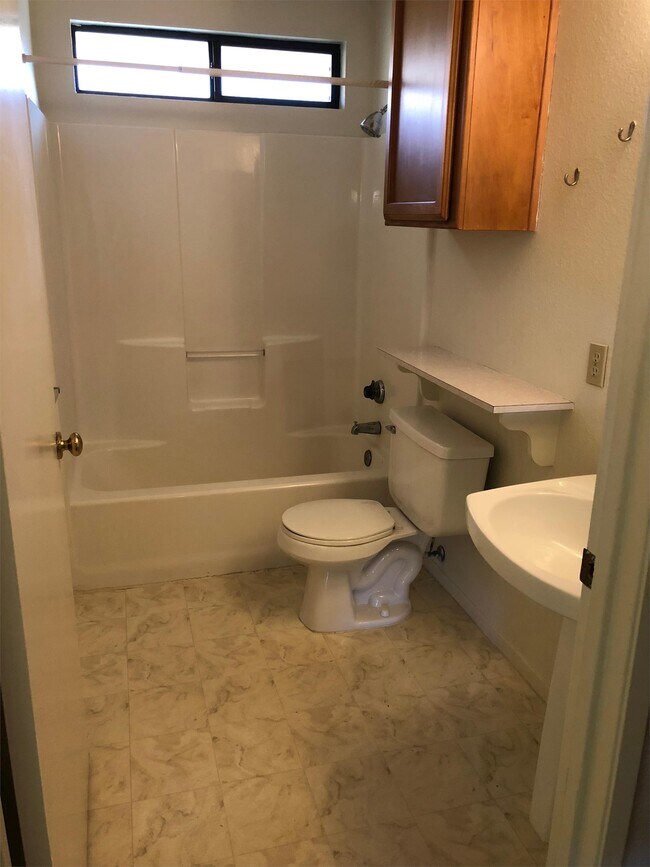 Foto del edificio - 8706 Lyn River Ct
