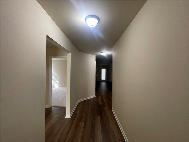 Foto del edificio - 160 Pine Ridge Rd