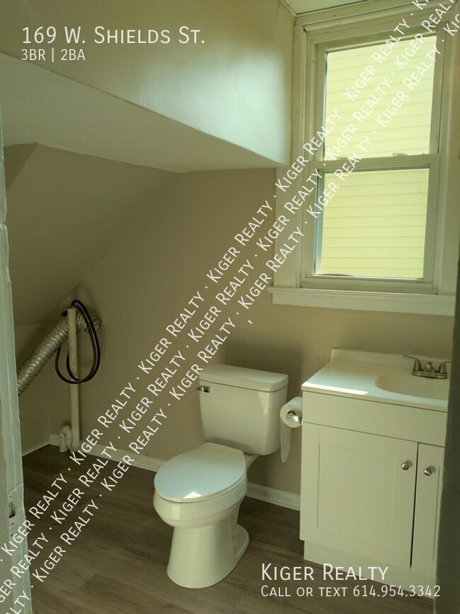 Building Photo - 3 Bedrooms, 1.5 Bath Single Family Home