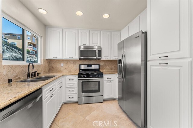 Building Photo - 30902 Club House Dr