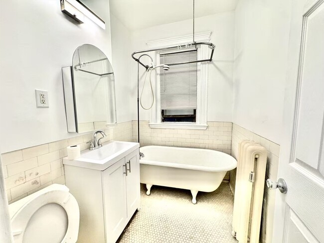 Building Photo - 52 Charlesgate E