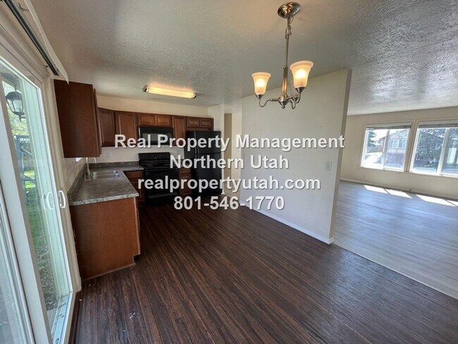 Building Photo - 3 Bed 2 Bath Layton Home Coming Soon
