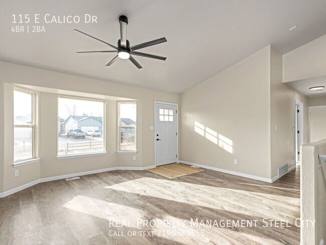 Foto del edificio - Recently Renovated Large 4 Bedroom Home