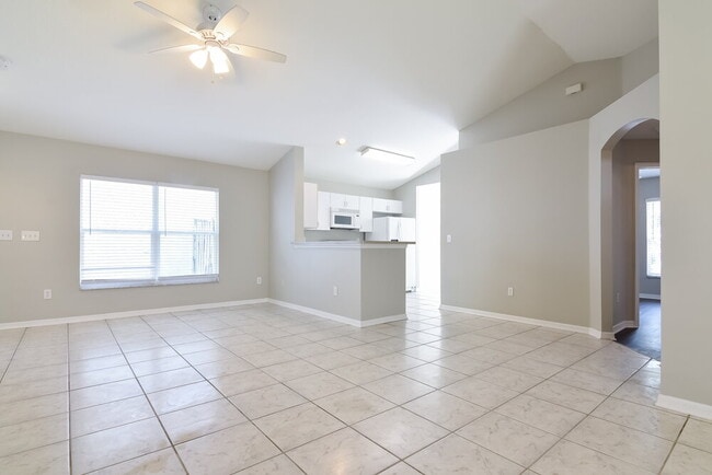 Building Photo - 5611 Tanagergrove Way