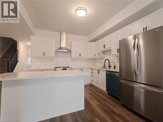 Building Photo - UNIT 1- 362 LANCASTER Street W