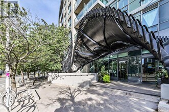 Building Photo - 231 Fort York Blvd