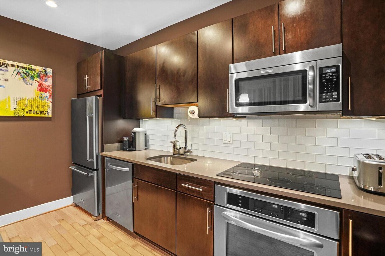 Foto principal - 5201 Wisconsin Ave